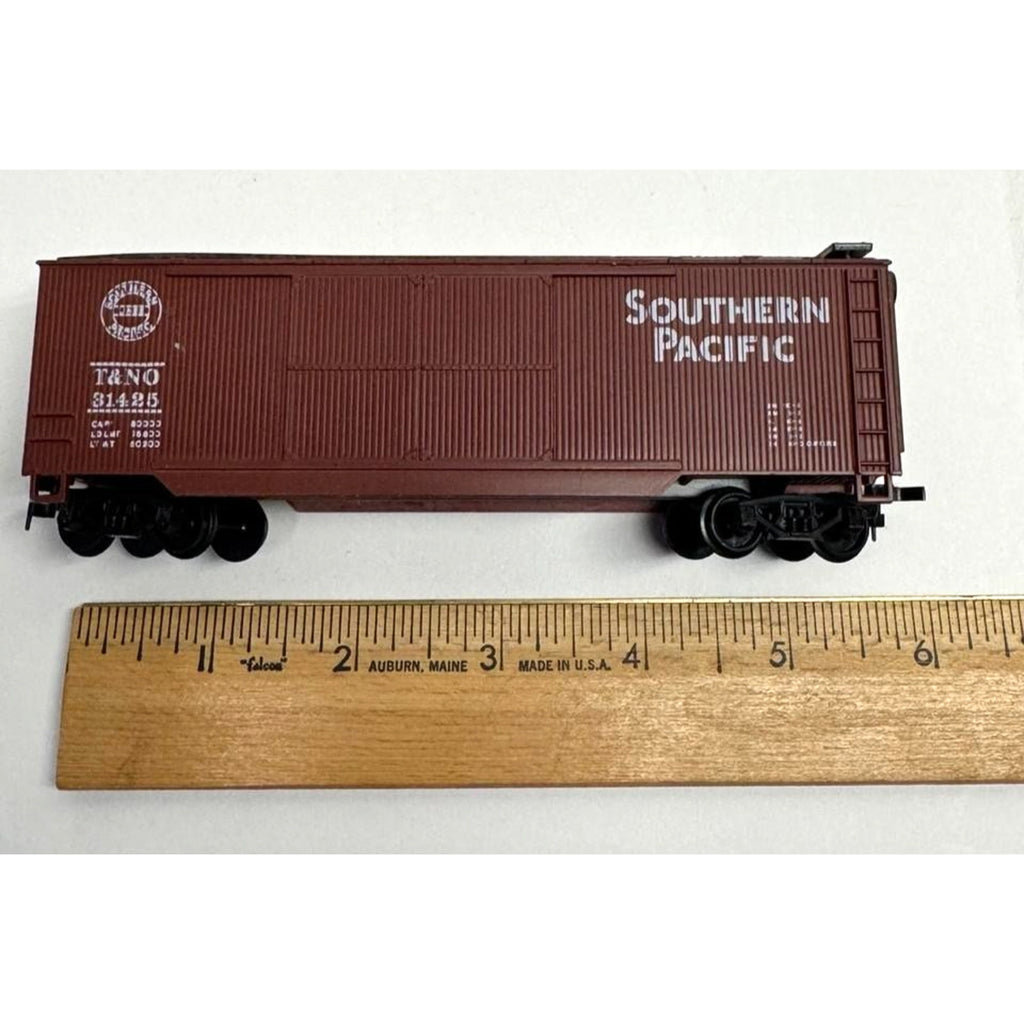 VINTAGE Southern Pacific Train car #9006 MADE IN YUGOSLAVIA