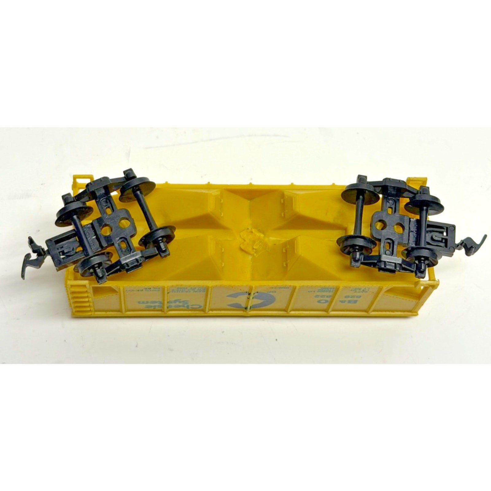 Vtg HO Scale Life-Like, 2 Bay Hopper, Chessie System B&O, Yellow, #629822 no box