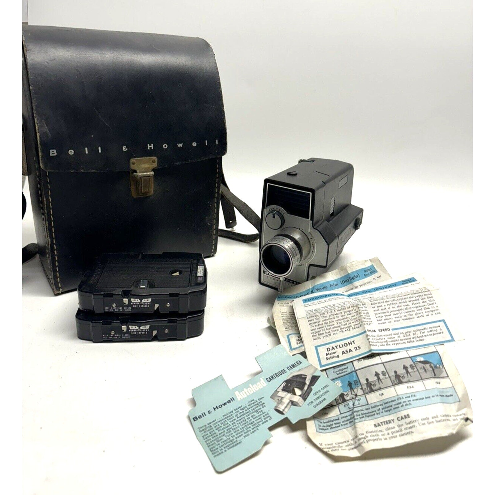VINTAGE BELL & HOWELL REFLEX ZOOM AUTOLOAD 8MM MAGAZINE MOVIE CAMERA UNTESTED