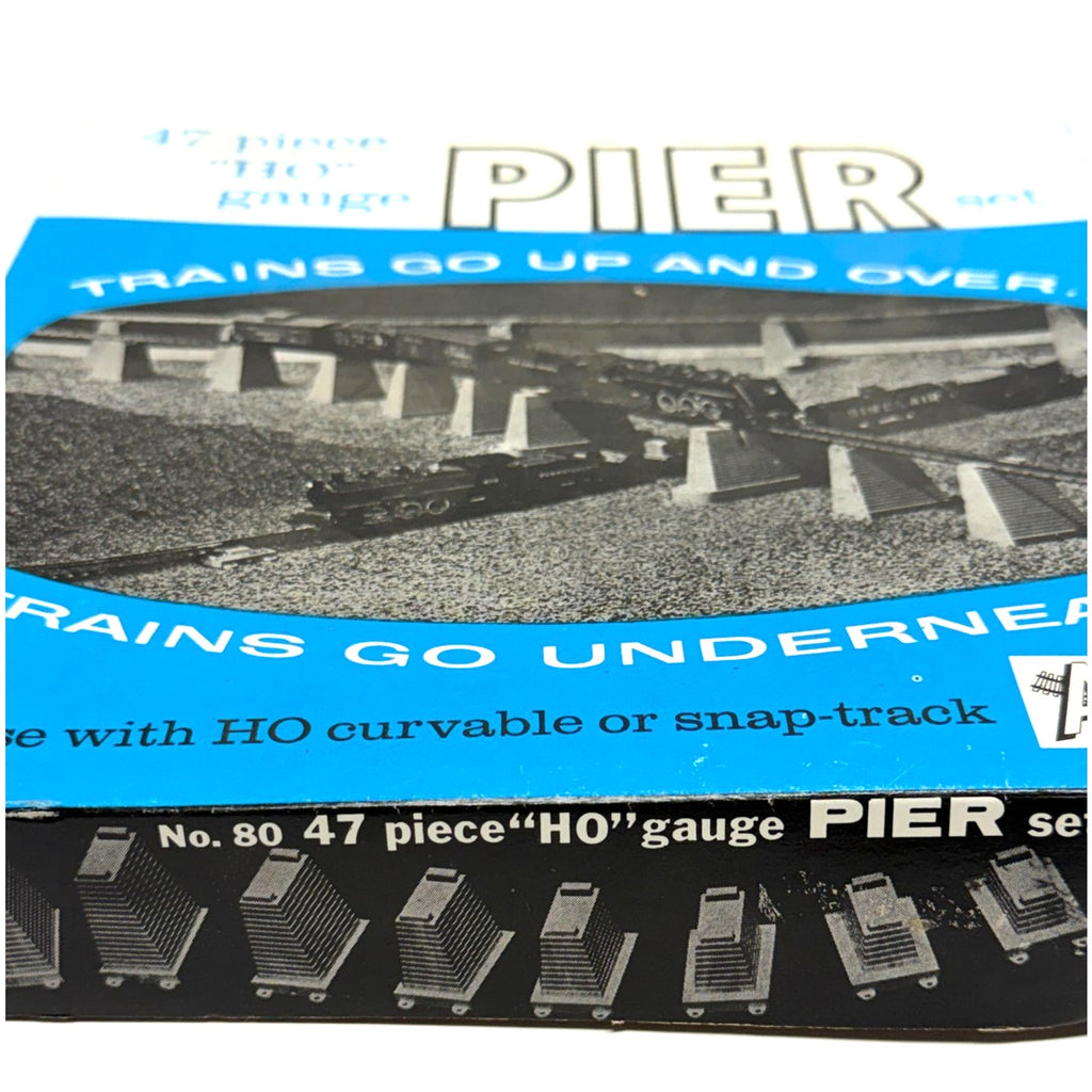 VTG. Atlas Train 47-Piece HO Gauge Bridge Pier Set No. 80