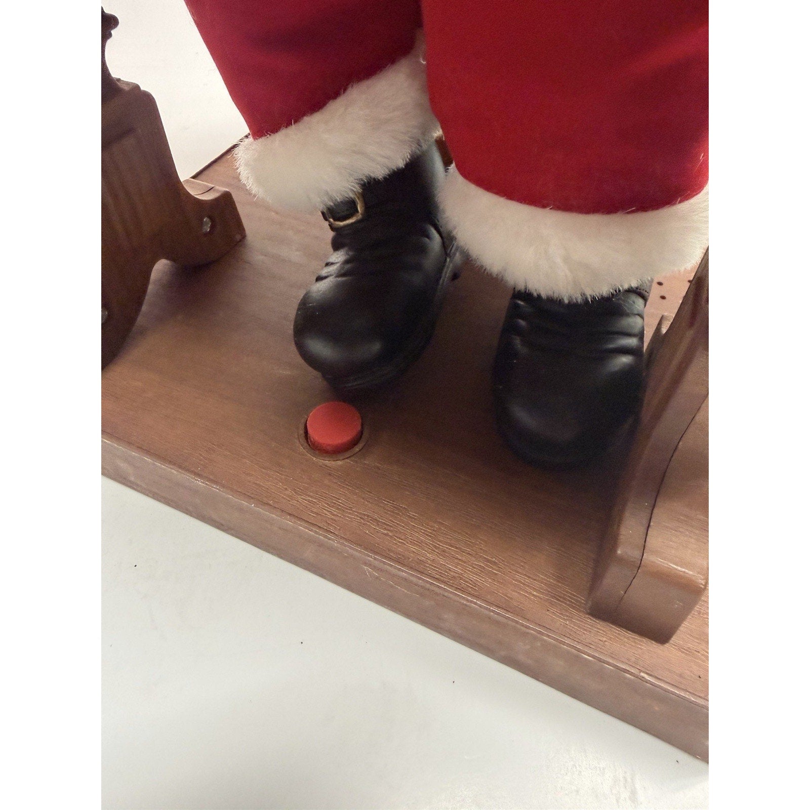 Vintage 1995 Gemmy North Pole Productions Singing Christmas Santa at His Desk