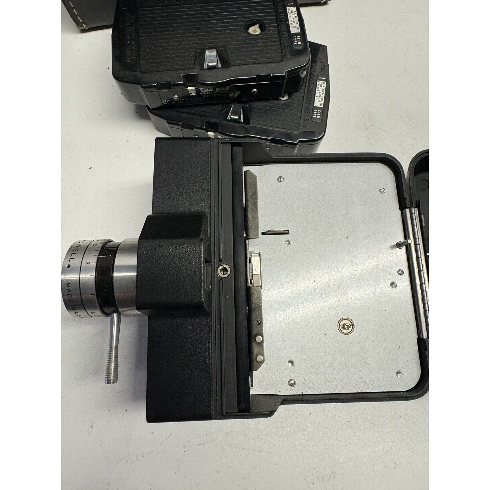 VINTAGE BELL & HOWELL REFLEX ZOOM AUTOLOAD 8MM MAGAZINE MOVIE CAMERA UNTESTED