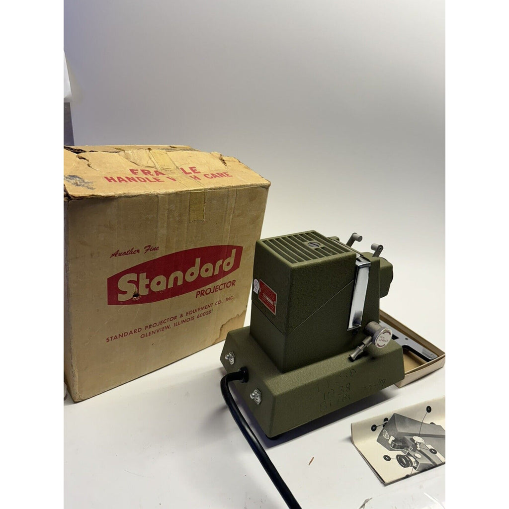 VINTAGE Standard Filmstrip Projector Model 666CN MADE IN USA