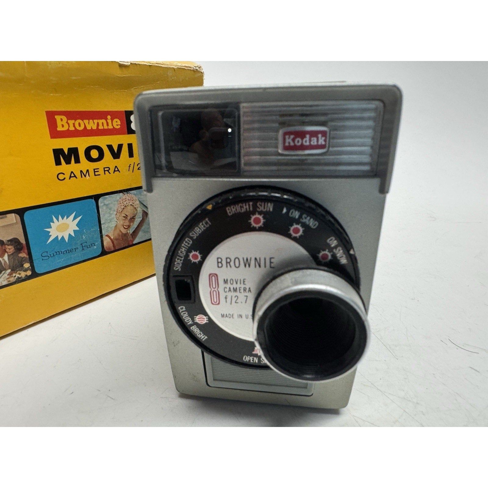 Vintage KODAK Brownie 8 No. Model 142 Video Movie Camera F/2.7 8MM