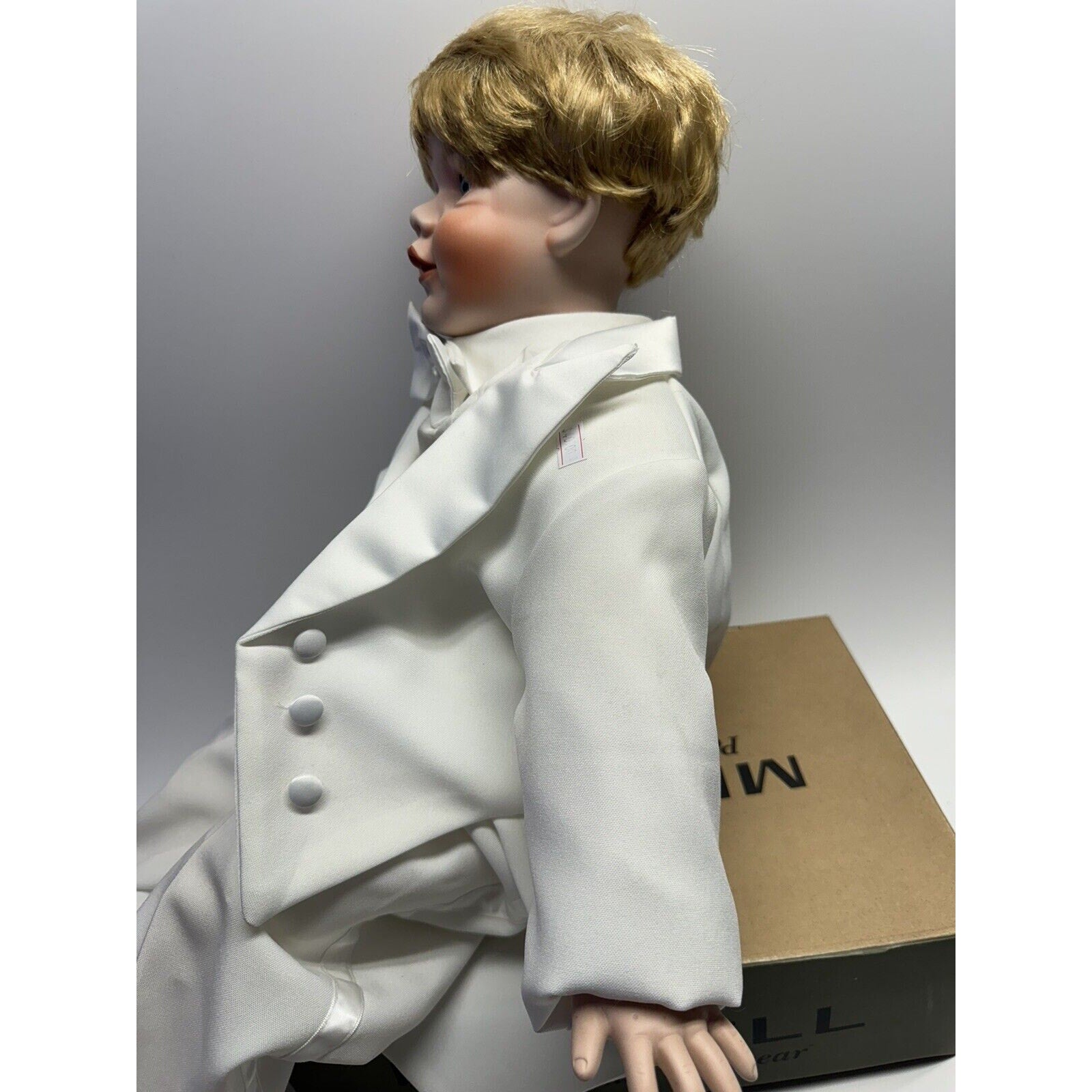 VINTAGE Moments Treasured Doll Porcelain 20" 202/2500 Seating Position
