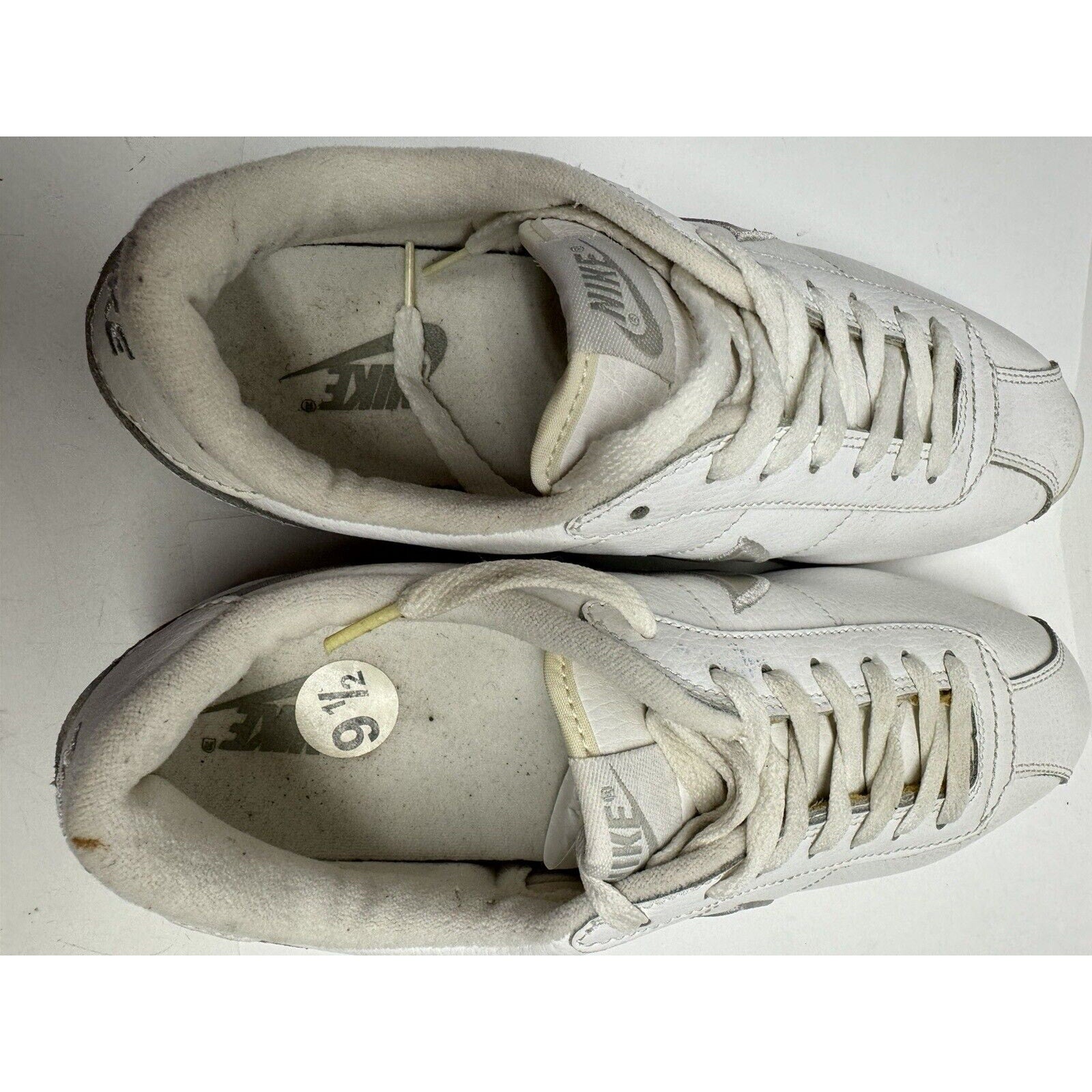 Nike Stamina Shoes Womens Size 9.5 White 172018-102 Training Swoosh Sneakers