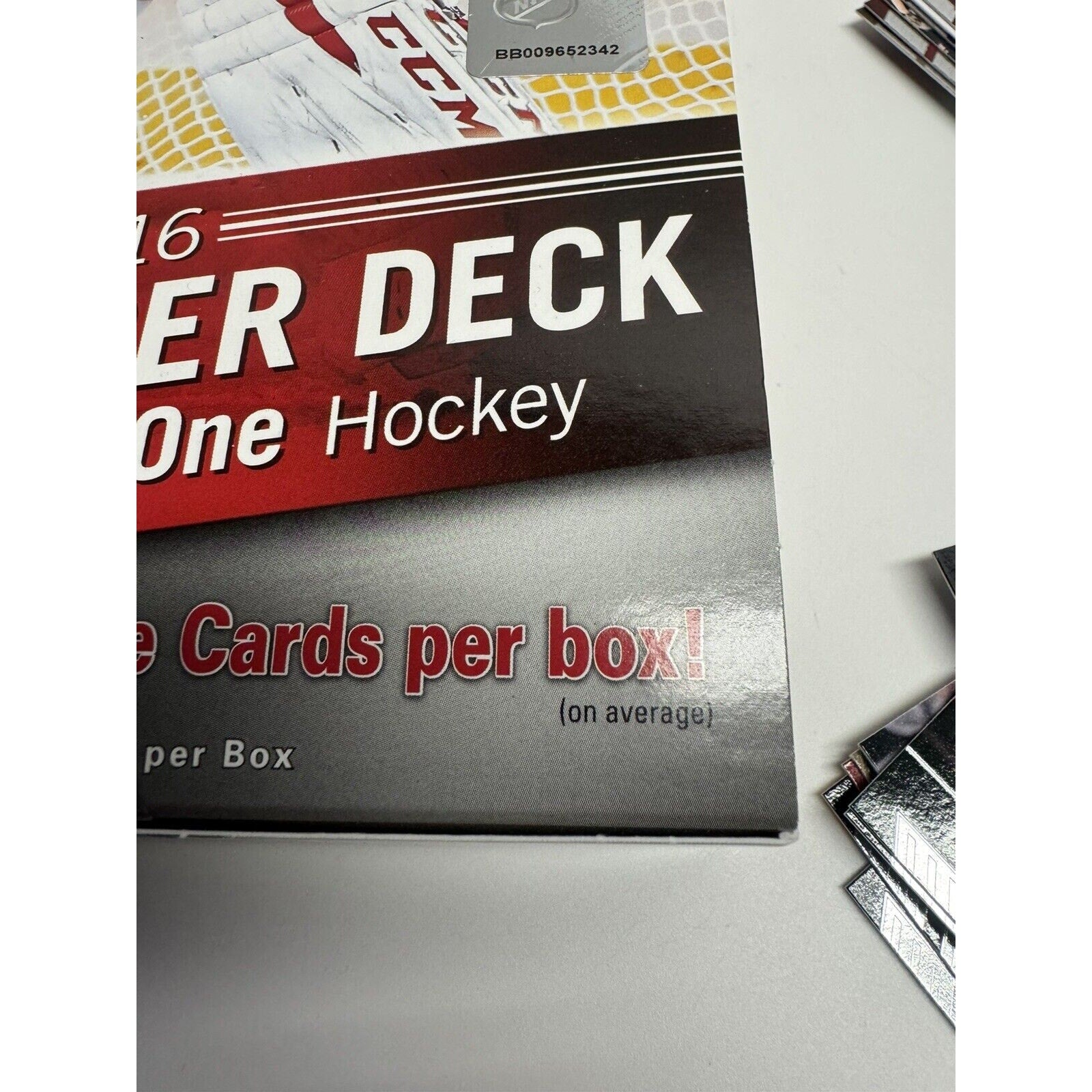 2015-16 Upper Deck Hockey Series 1 one Hobby Box : 173 Cards