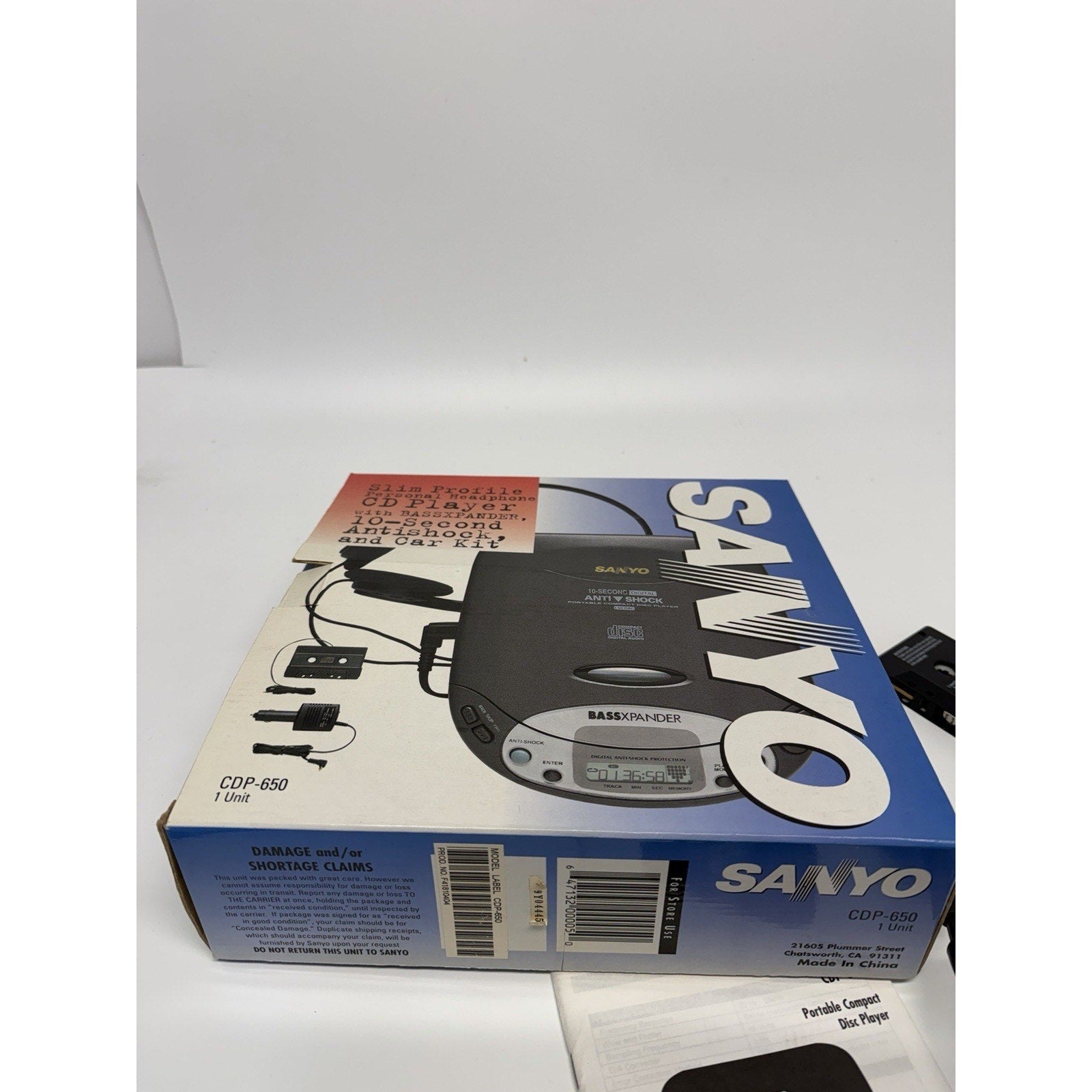 VINTAGE SANYO Portable CD Player Compact Disc Anti Shock CDP-650 WORKS!