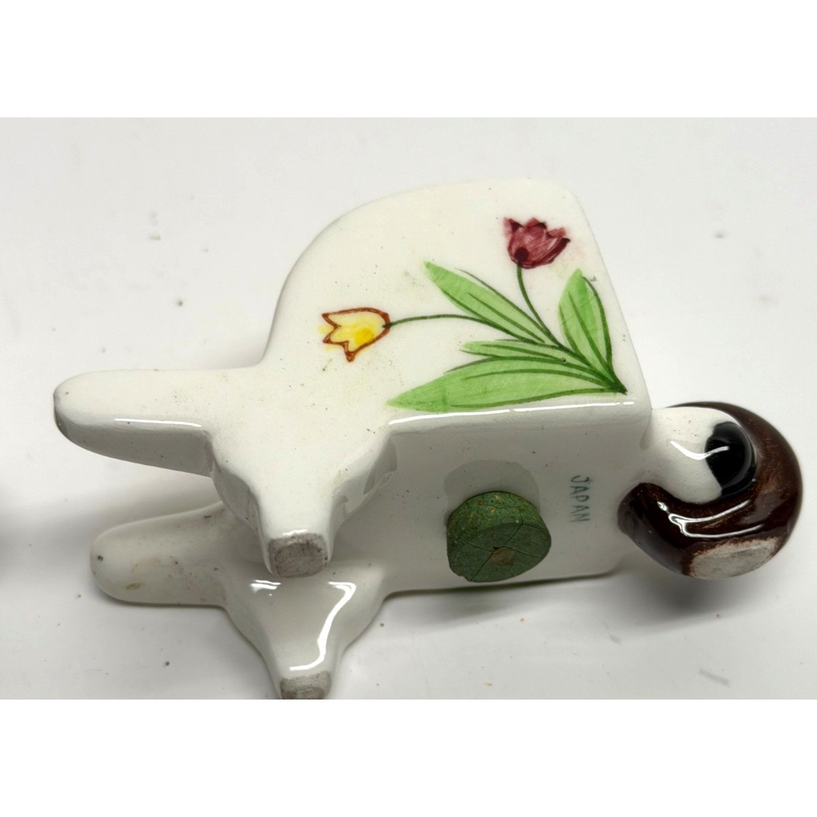 Vintage Porcelain Wheelbarrow Salt & Pepper Shakers Tulips Spring (Japan)