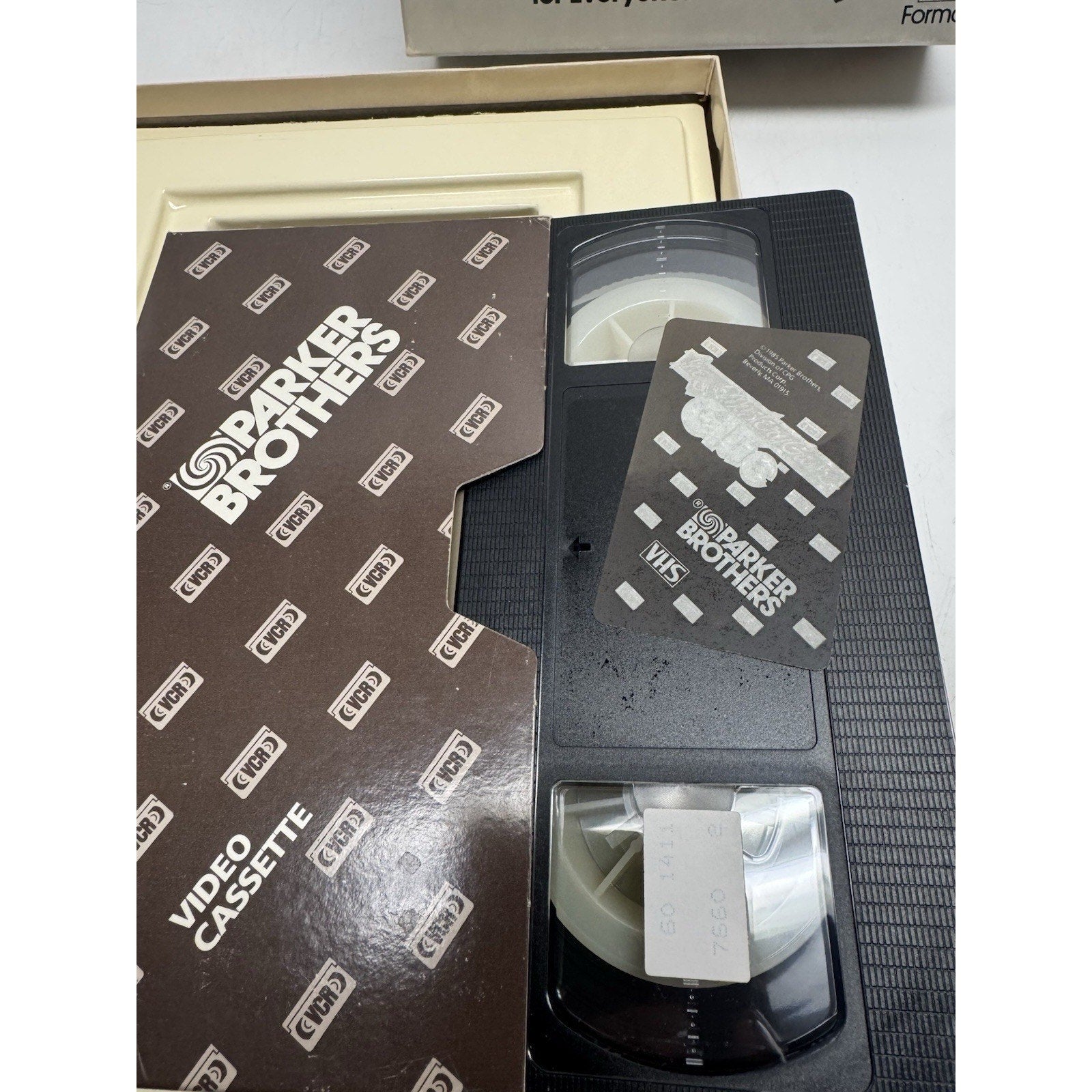 VINTAGE NOS 1985 Parker Brothers Clue & Eyewitness VCR Mystery Game LOT OF TWO
