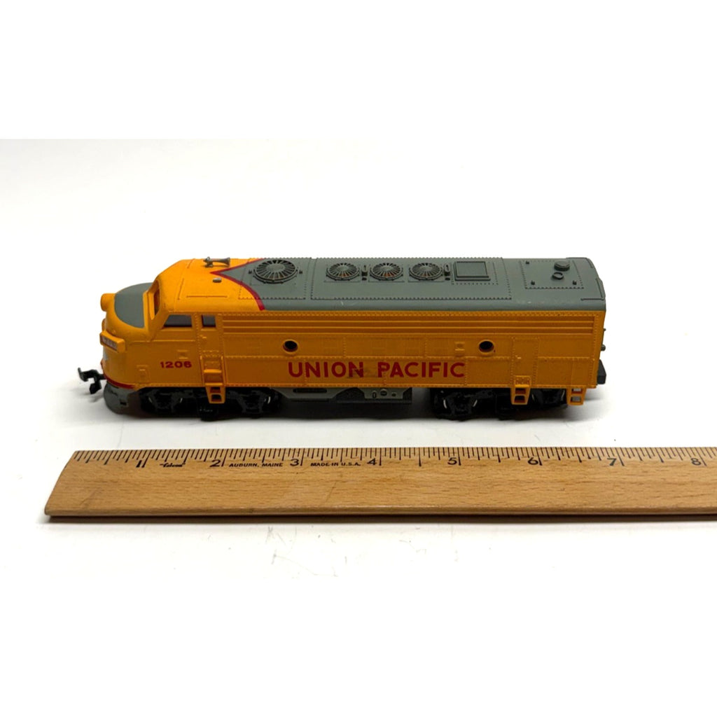 VTG Bachmann Union Pacific 1206 Locomotive HO Scale Diesel Engine Untested As Is