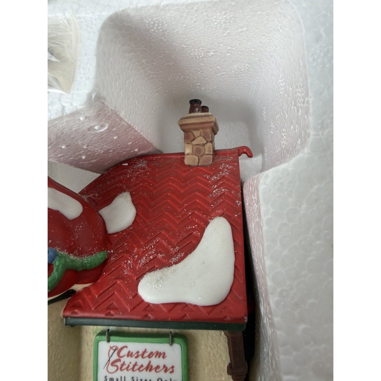 VINTAGE 1998 NEW Dept 56 North Pole Series Elf Land "Custom Stitchers" 56.56400