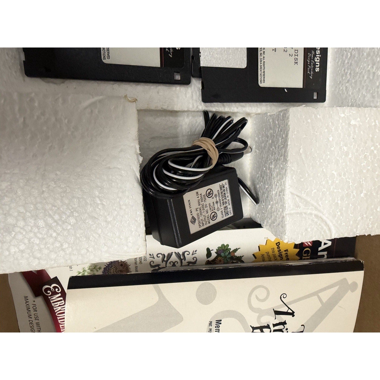 VINTAGE THE AMAZING BOX Designs Embroidery Conversion Box Memory Card Reader