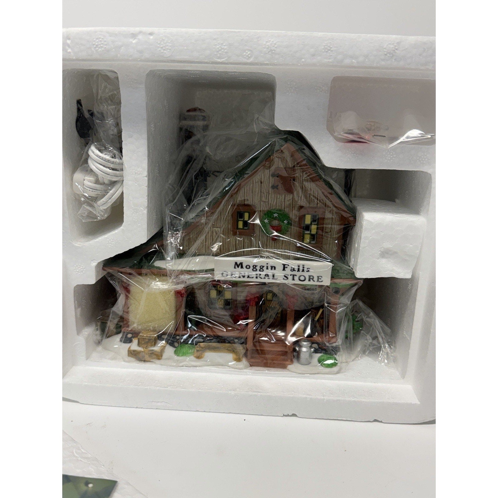 VINTAGE SEALED Dept 56 New England Village - Moggin Falls General Store - 56602
